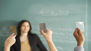 Top Credit Cards for Students: Rewards and Building Credit History.